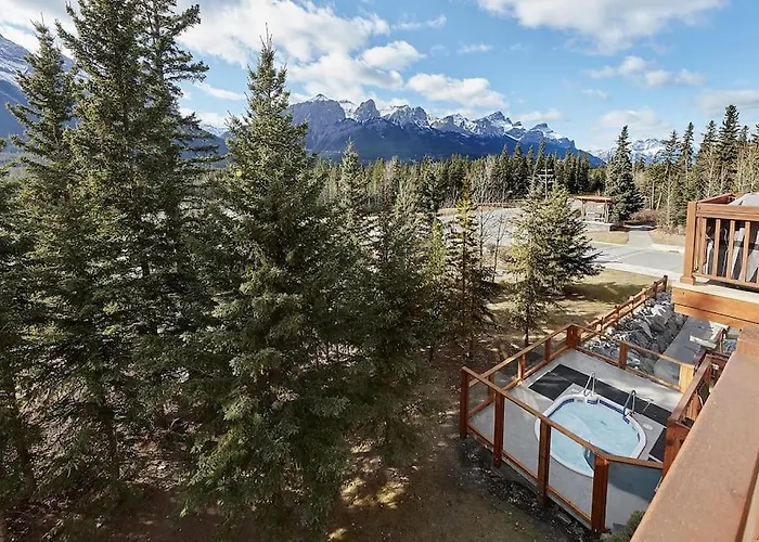 Mountain View Escape With Open Hot Tub, Views!!